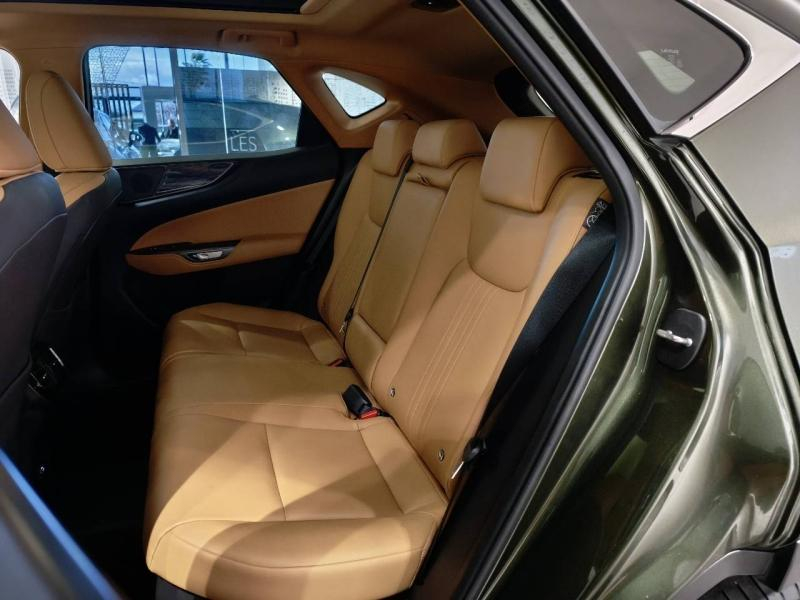 Photo 15 de l’annonce de LEXUS NX d’occasion à vendre à MONTFAVET