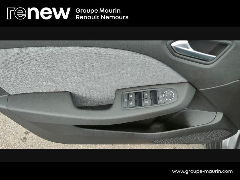 Photo 18 de l’annonce de RENAULT Clio d’occasion à vendre à SAINT PIERRE LES NEMOURS