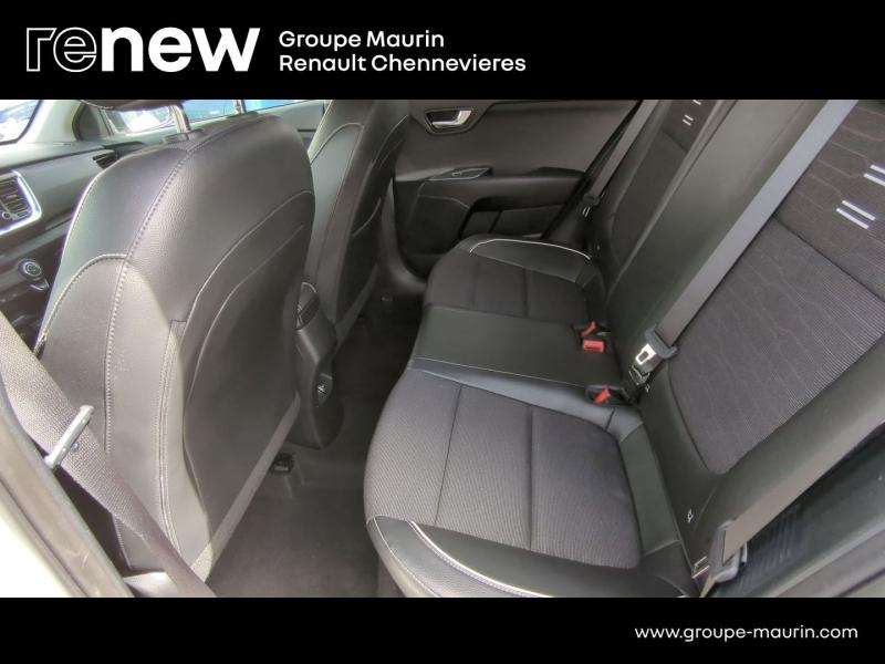 Photo 10 de l’annonce de KIA Stonic d’occasion à vendre à CHENNEVIÈRES-SUR-MARNE