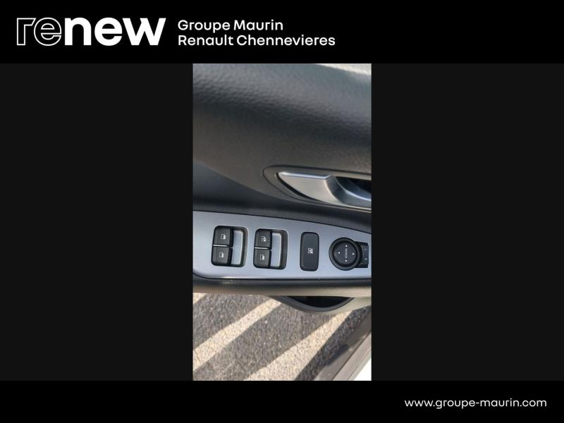 Photo 14 de l’annonce de KIA Stonic d’occasion à vendre à CHENNEVIÈRES-SUR-MARNE