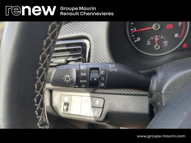 Photo 18 de l’annonce de KIA Stonic d’occasion à vendre à CHENNEVIÈRES-SUR-MARNE