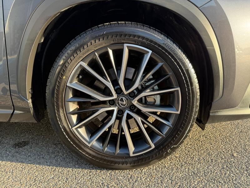 Photo 10 de l’annonce de LEXUS NX d’occasion à vendre à AUBIÈRE