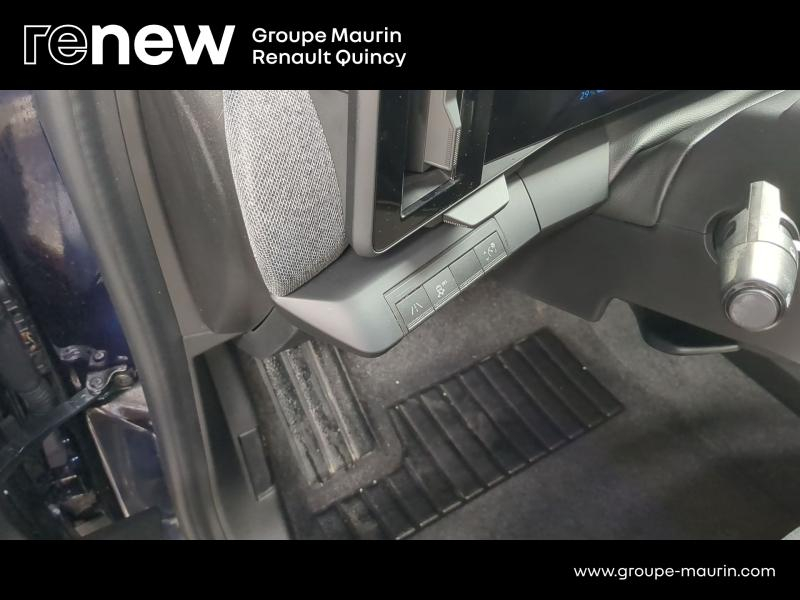 Photo 10 de l’annonce de RENAULT Megane d’occasion à vendre à QUINCY-SOUS-SÉNART