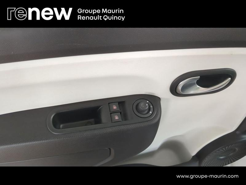 Photo 11 de l’annonce de RENAULT Twingo d’occasion à vendre à QUINCY-SOUS-SÉNART