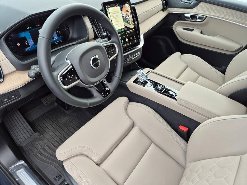 Photo 5 de l’annonce de VOLVO XC90 d’occasion à vendre à AVIGNON