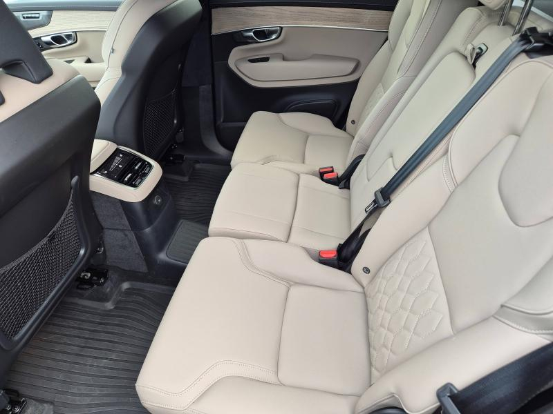 Photo 6 de l’annonce de VOLVO XC90 d’occasion à vendre à AVIGNON