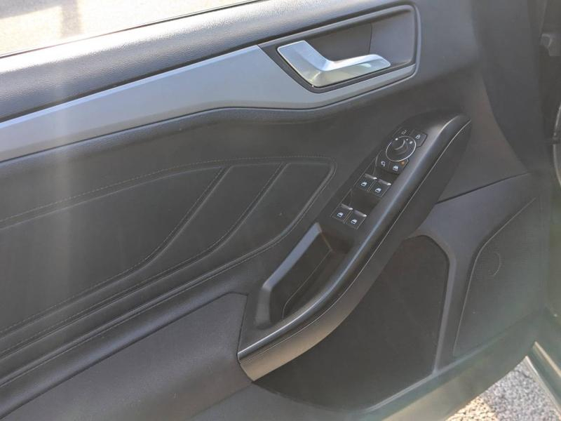 Photo 12 de l’annonce de FORD Focus d’occasion à vendre à AIX-EN-PROVENCE