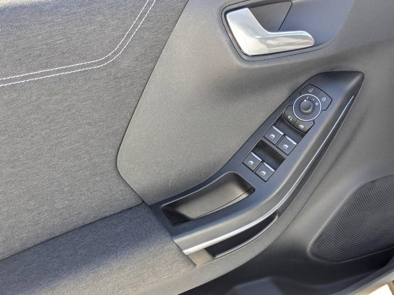 Photo 12 de l’annonce de FORD Puma d’occasion à vendre à AIX-EN-PROVENCE