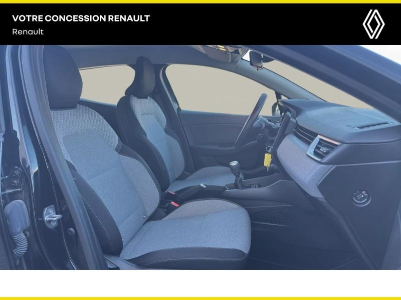 Photo 15 de l’annonce de RENAULT Clio d’occasion à vendre à SAINT PIERRE LES NEMOURS