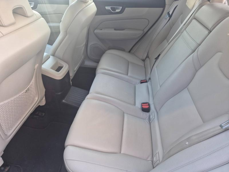 Photo 6 de l’annonce de VOLVO XC60 d’occasion à vendre à AVIGNON