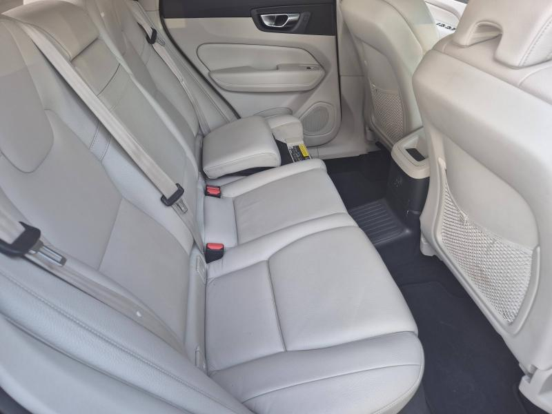 Photo 19 de l’annonce de VOLVO XC60 d’occasion à vendre à AVIGNON
