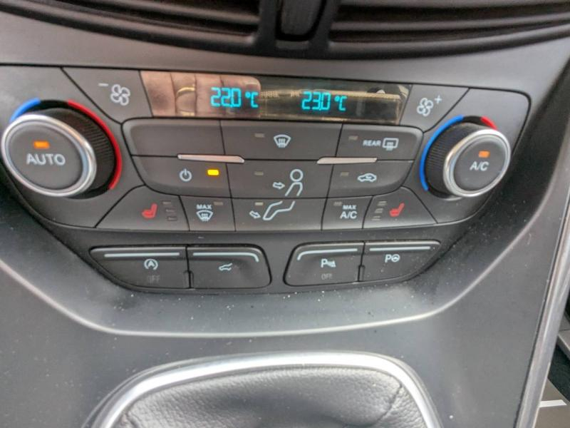Photo 20 de l’annonce de FORD Kuga d’occasion à vendre à FRÉJUS