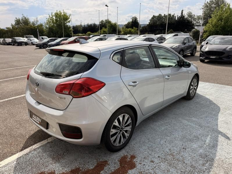 Photo 5 de l’annonce de KIA Cee'd d’occasion à vendre à AUBAGNE