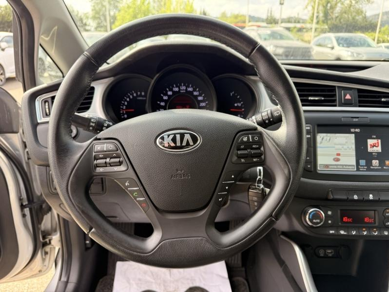 Photo 13 de l’annonce de KIA Cee'd d’occasion à vendre à AUBAGNE
