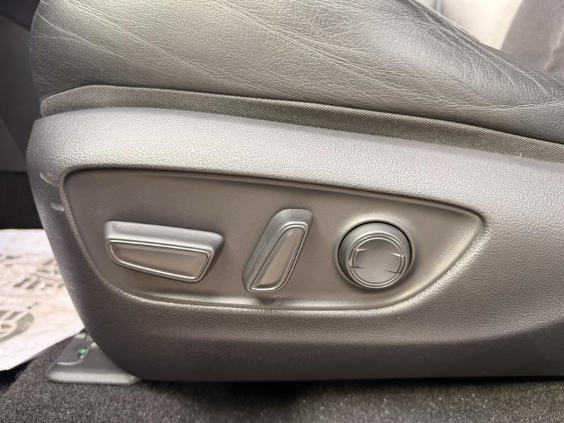 Photo 12 de l’annonce de TOYOTA RAV4 d’occasion à vendre à AUBAGNE