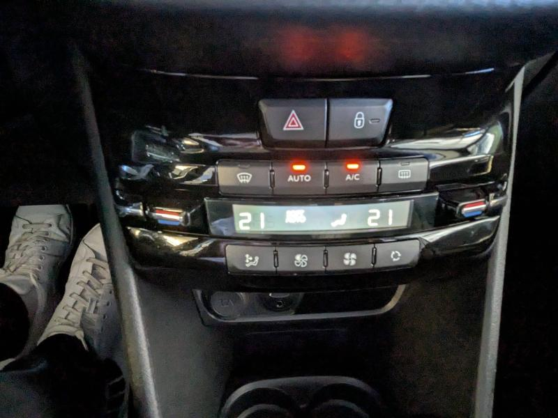 Photo 13 de l’annonce de PEUGEOT 2008 d’occasion à vendre à MANOSQUE