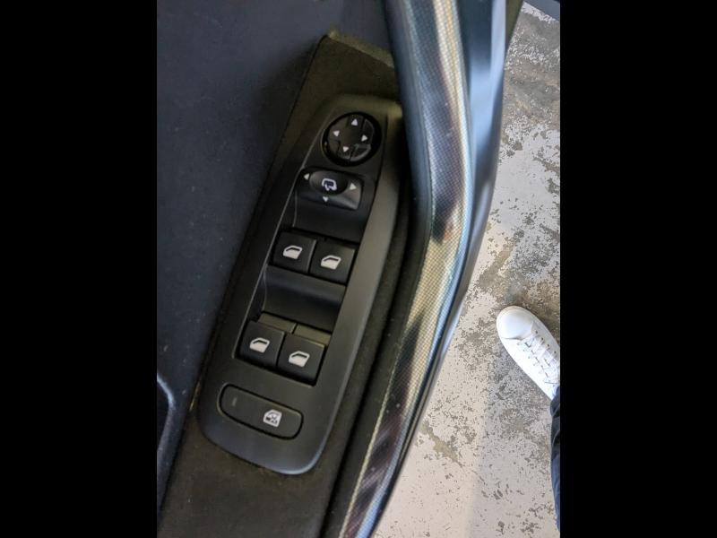 Photo 19 de l’annonce de PEUGEOT 2008 d’occasion à vendre à MANOSQUE