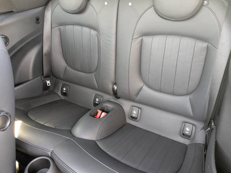 Photo 12 de l’annonce de MINI Cabrio d’occasion à vendre à FRÉJUS