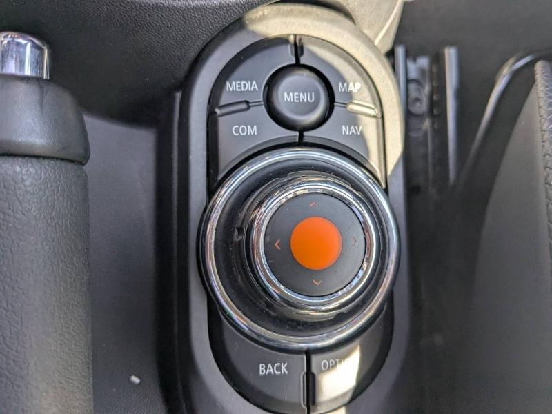 Photo 20 de l’annonce de MINI Cabrio d’occasion à vendre à FRÉJUS