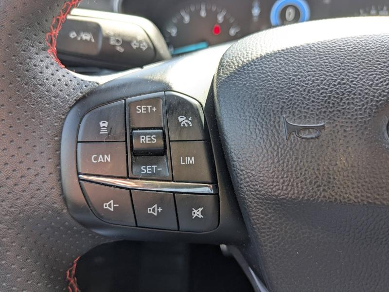 Photo 18 de l’annonce de FORD Focus d’occasion à vendre à DRAGUIGNAN