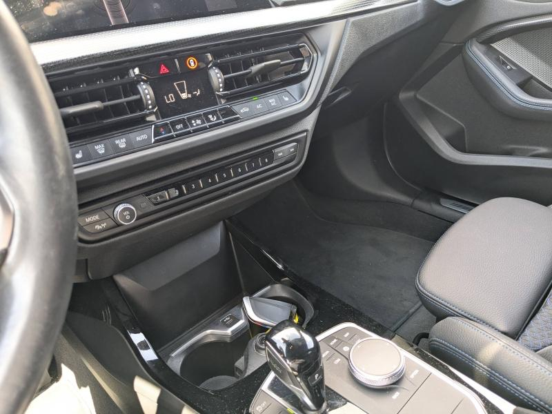 Photo 15 de l’annonce de BMW Série 1 d’occasion à vendre à AVIGNON