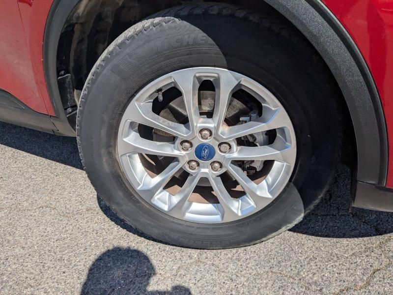 Photo 4 de l’annonce de FORD Kuga d’occasion à vendre à AIX-EN-PROVENCE