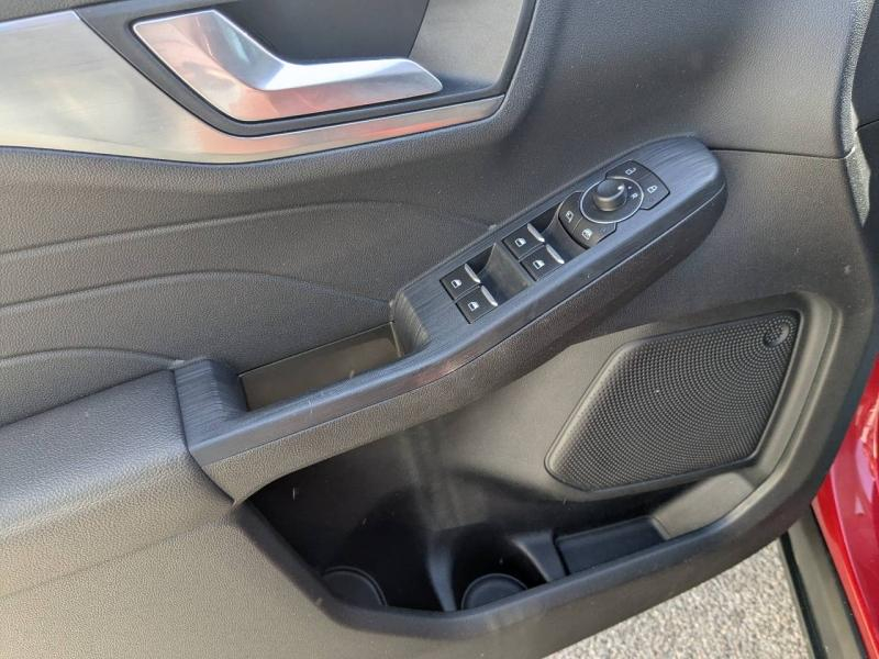 Photo 12 de l’annonce de FORD Kuga d’occasion à vendre à AIX-EN-PROVENCE