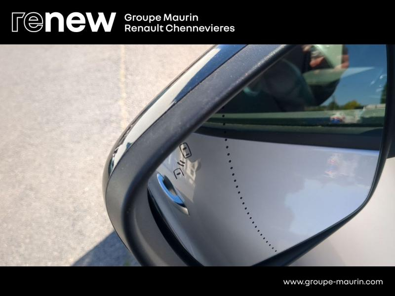 Photo 15 de l’annonce de RENAULT Grand Scenic d’occasion à vendre à CHENNEVIÈRES-SUR-MARNE