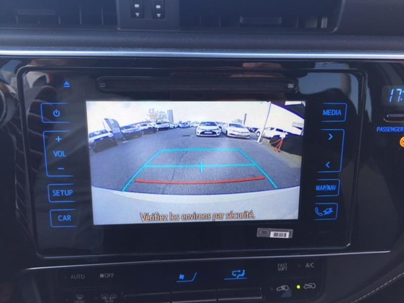 Photo 10 de l’annonce de TOYOTA Auris d’occasion à vendre à LATTES