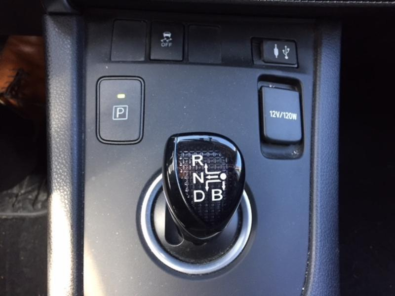 Photo 12 de l’annonce de TOYOTA Auris d’occasion à vendre à LATTES