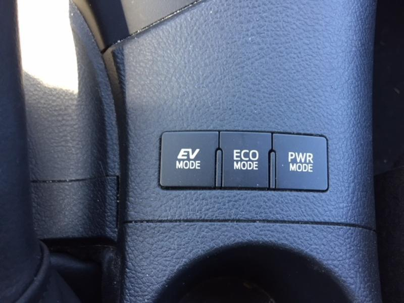 Photo 13 de l’annonce de TOYOTA Auris d’occasion à vendre à LATTES