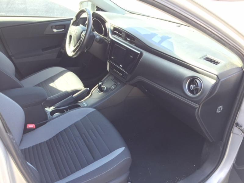 Photo 17 de l’annonce de TOYOTA Auris d’occasion à vendre à LATTES