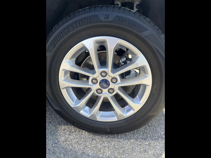 Photo 10 de l’annonce de FORD Kuga d’occasion à vendre à CARPENTRAS