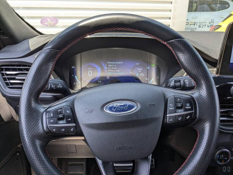 Photo 8 de l’annonce de FORD Kuga d’occasion à vendre à AUBAGNE