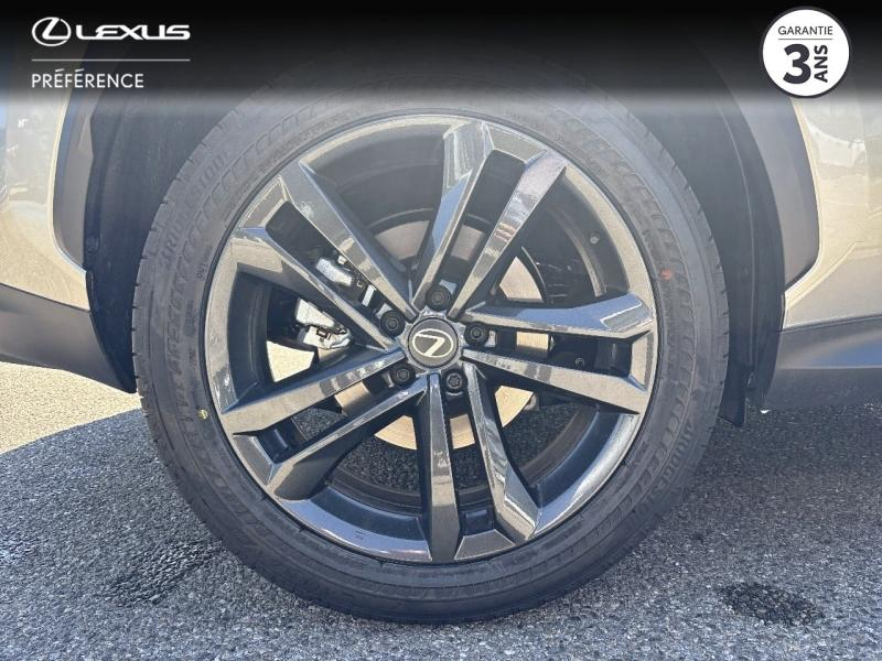 Photo 4 de l’annonce de LEXUS NX d’occasion à vendre à MONTFAVET