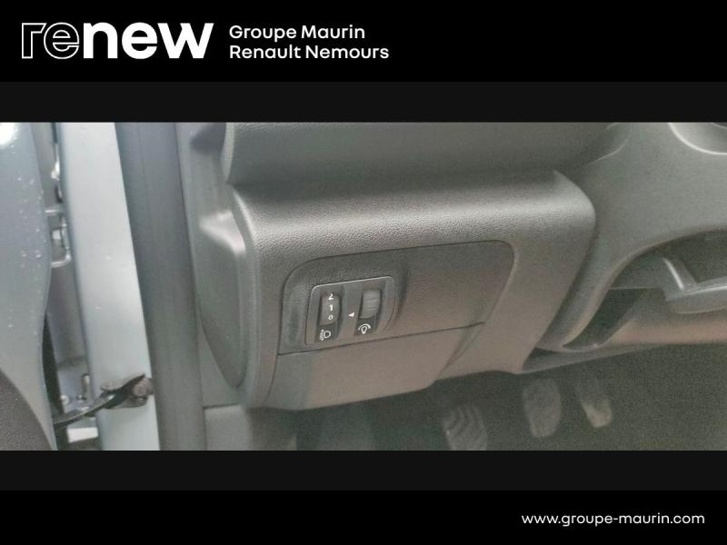 Photo 19 de l’annonce de RENAULT Megane d’occasion à vendre à SAINT PIERRE LES NEMOURS