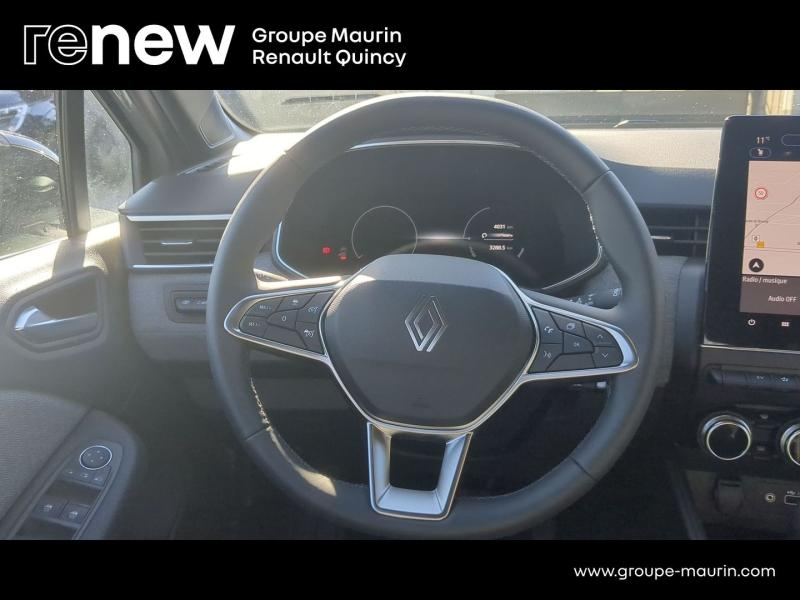 Photo 10 de l’annonce de RENAULT Clio d’occasion à vendre à QUINCY-SOUS-SÉNART