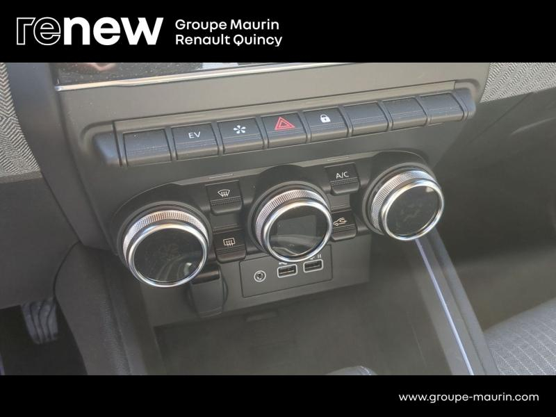 Photo 20 de l’annonce de RENAULT Clio d’occasion à vendre à QUINCY-SOUS-SÉNART