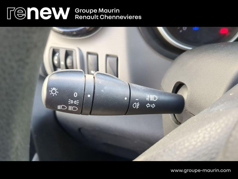 Photo 14 de l’annonce de RENAULT Trafic Fg VUL d’occasion à vendre à CHENNEVIÈRES-SUR-MARNE