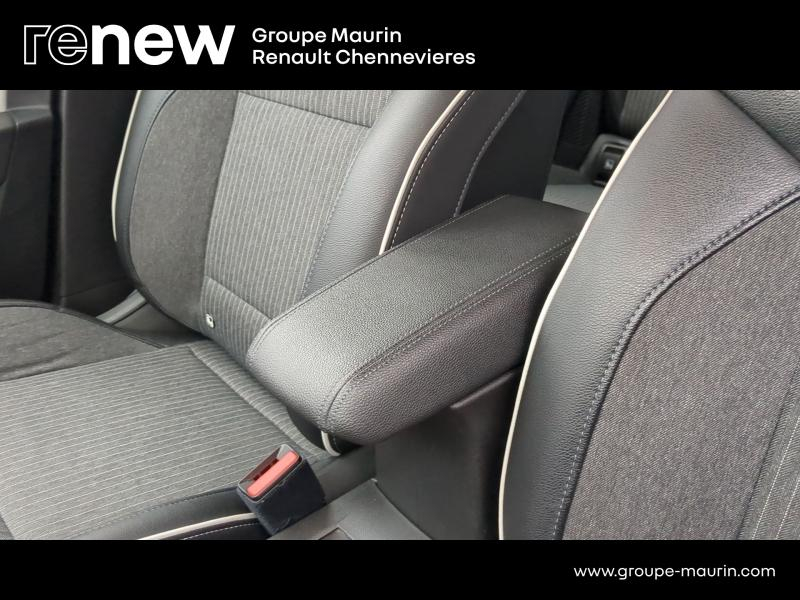 Photo 20 de l’annonce de RENAULT Clio d’occasion à vendre à CHENNEVIÈRES-SUR-MARNE