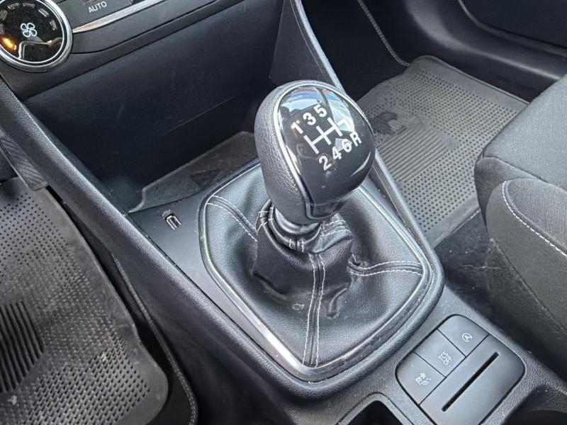 Photo 17 de l’annonce de FORD Fiesta d’occasion à vendre à VITROLLES