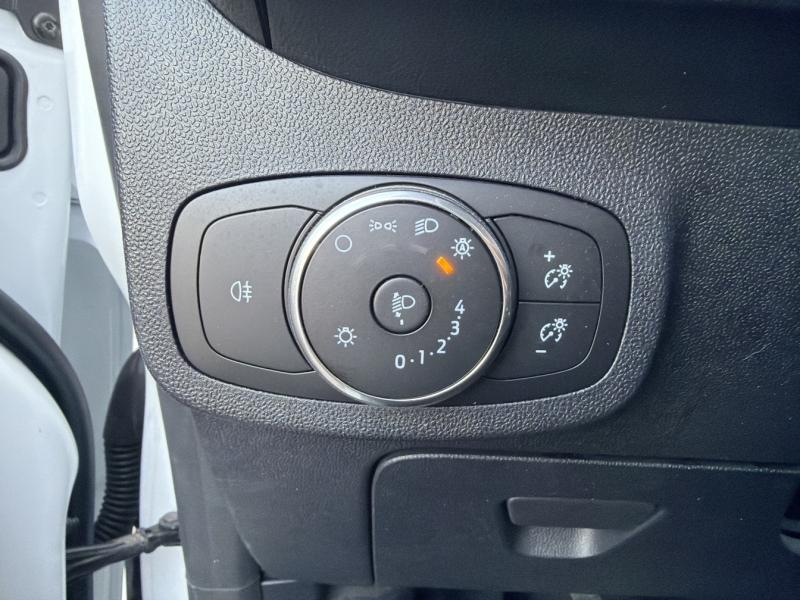 Photo 19 de l’annonce de FORD Fiesta d’occasion à vendre à VITROLLES