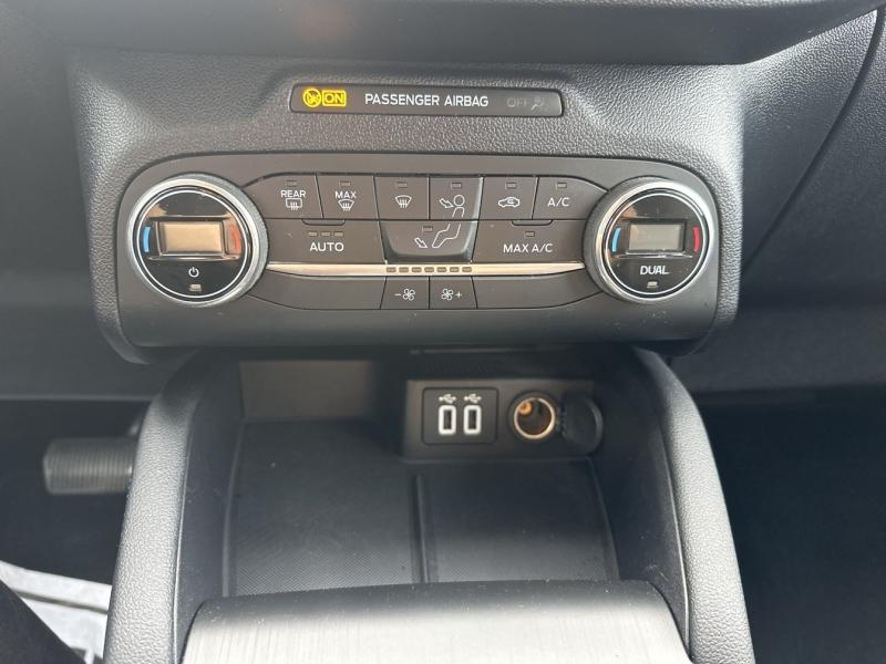 Photo 19 de l’annonce de FORD Kuga d’occasion à vendre à MARTIGUES