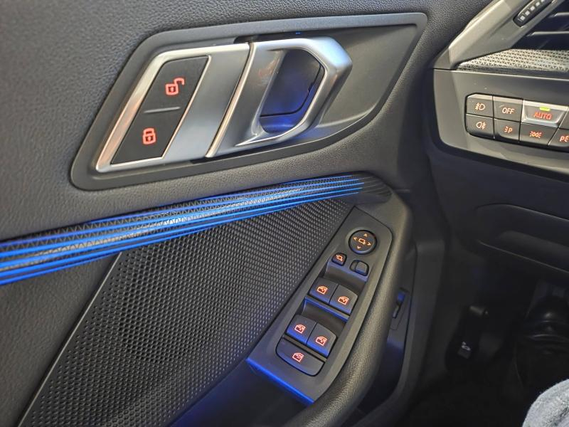 Photo 12 de l’annonce de BMW Série 1 d’occasion à vendre à AUBIÈRE