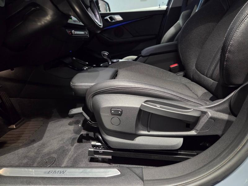 Photo 13 de l’annonce de BMW Série 1 d’occasion à vendre à AUBIÈRE