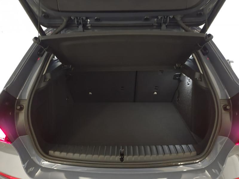 Photo 16 de l’annonce de BMW Série 1 d’occasion à vendre à AUBIÈRE