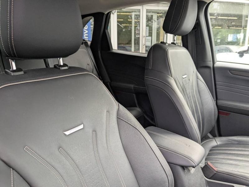 Photo 8 de l’annonce de FORD Kuga d’occasion à vendre à AIX-EN-PROVENCE