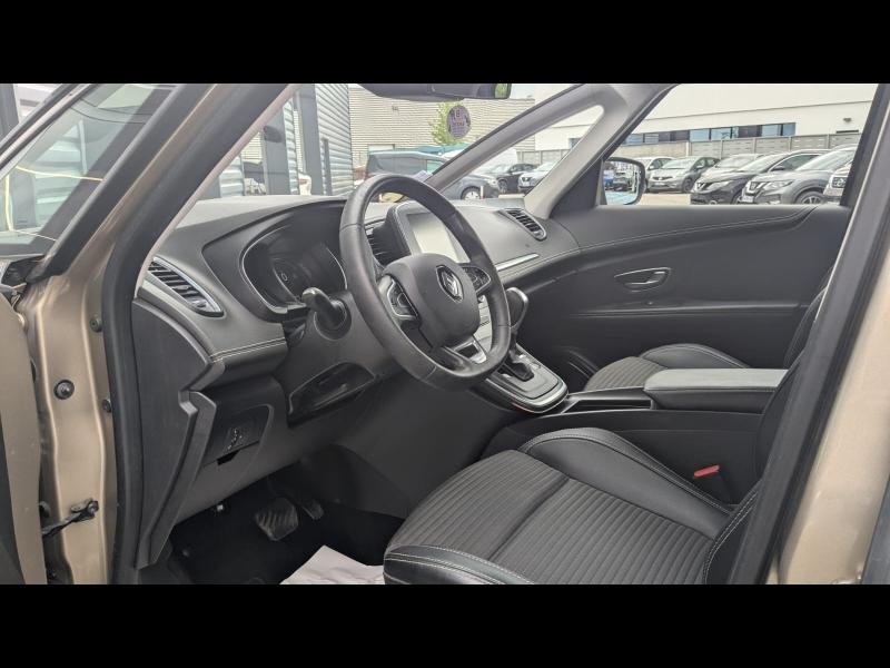 Photo 14 de l’annonce de RENAULT Scenic d’occasion à vendre à ANNEMASSE