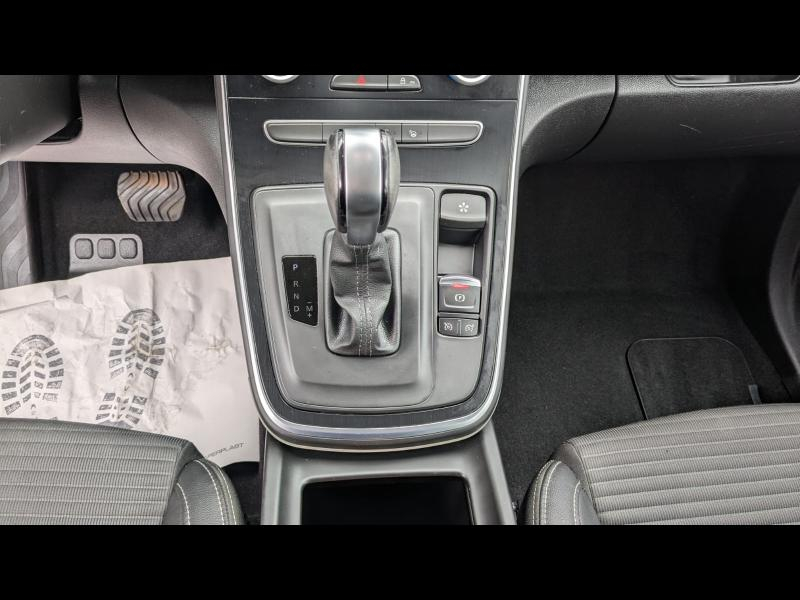 Photo 19 de l’annonce de RENAULT Scenic d’occasion à vendre à ANNEMASSE