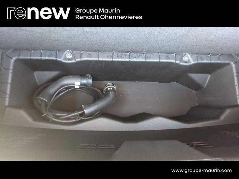Photo 13 de l’annonce de RENAULT Megane d’occasion à vendre à CHENNEVIÈRES-SUR-MARNE